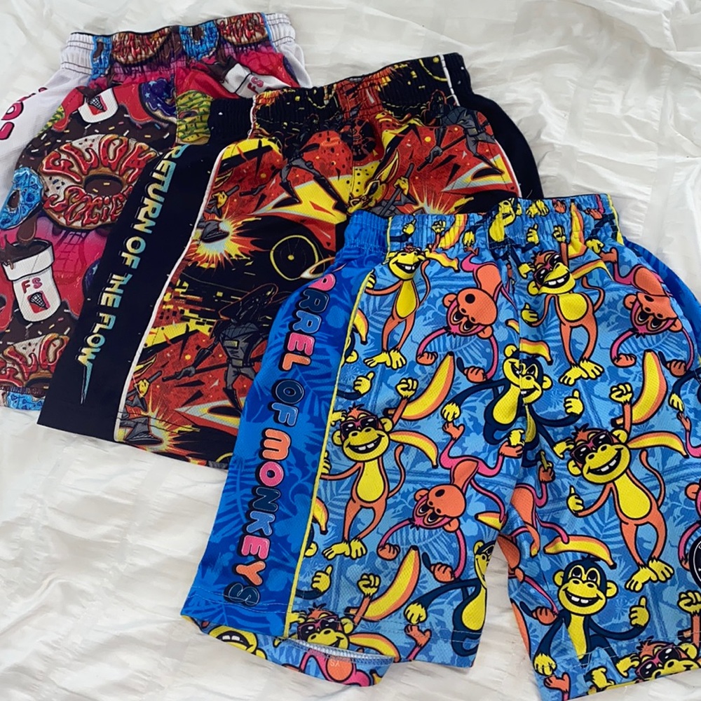 Flow Society Shorts Size S boys